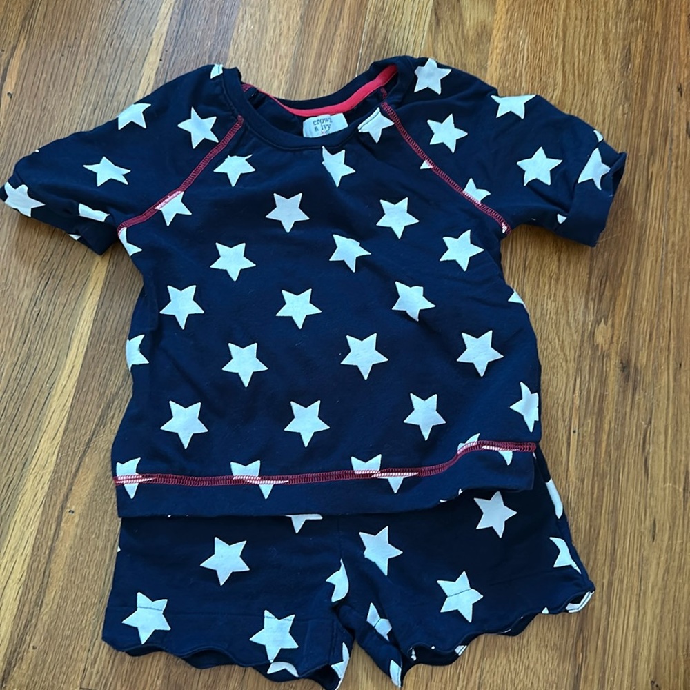 Crown and Ivy white star and navy short set size 6x